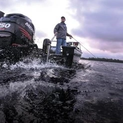 MINN KOTA Vantage Hand-steer Transom Mount Trolling Motor Trolling Motors & Accessories